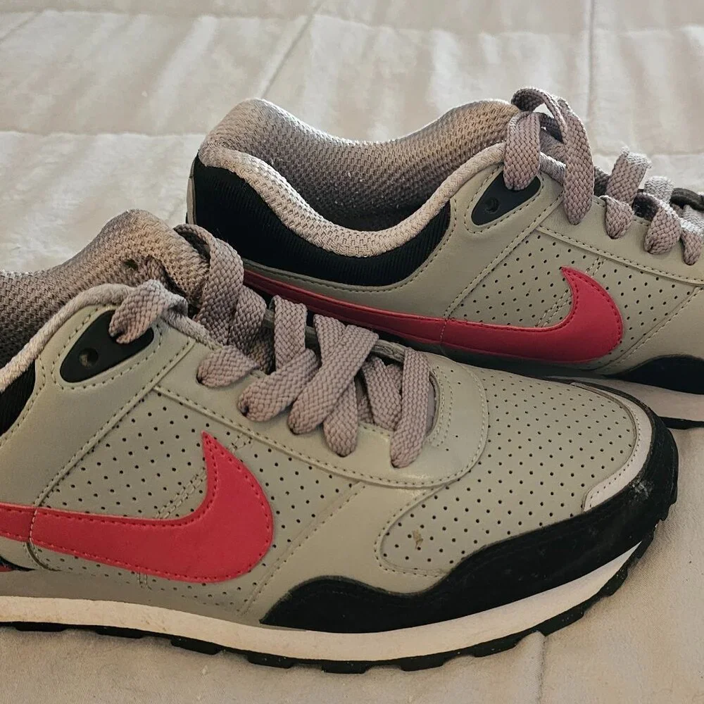 Nike Sneakers - Picture 1 of 5